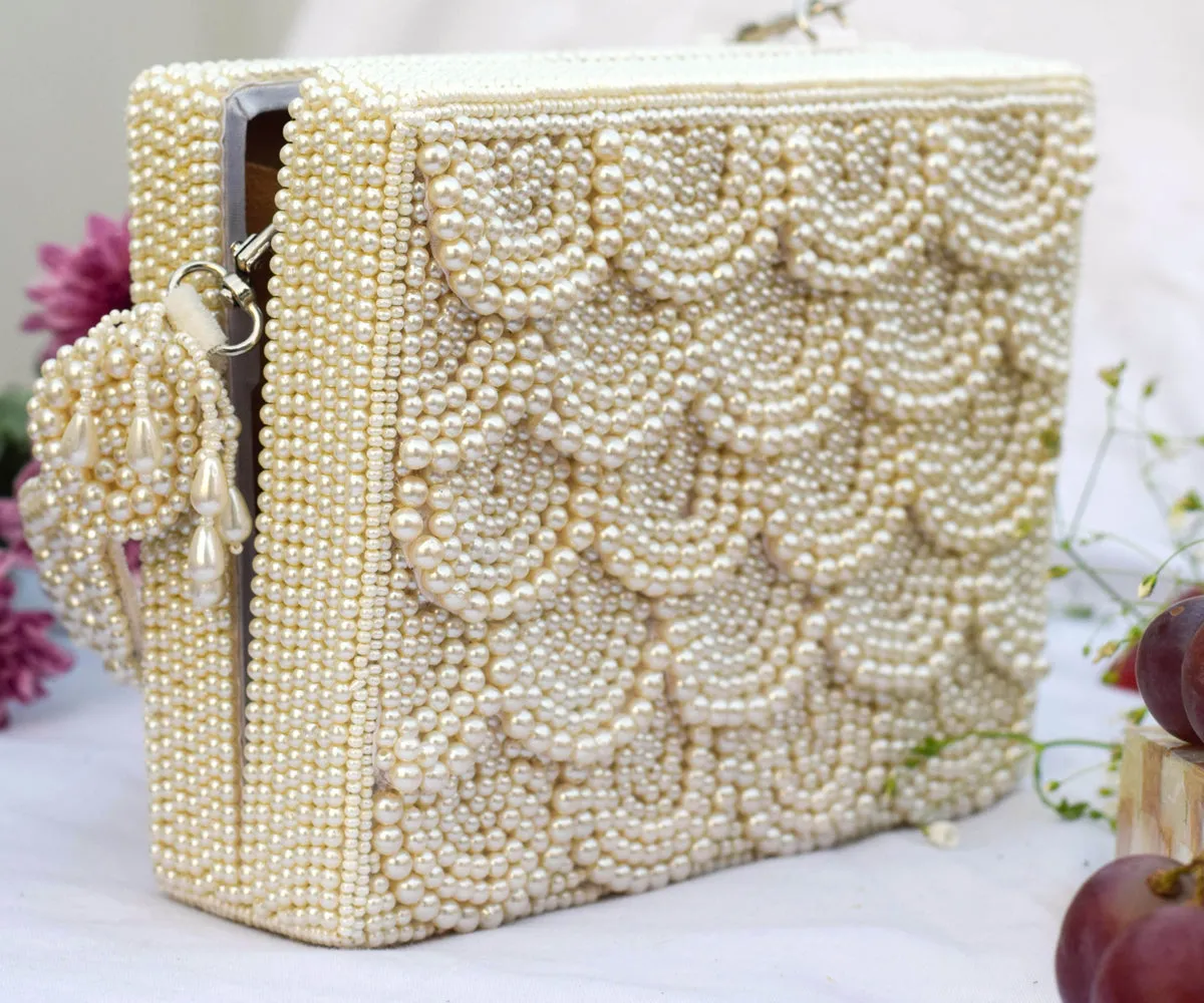 Avnitha Clutch | ADITI GAUTAM
