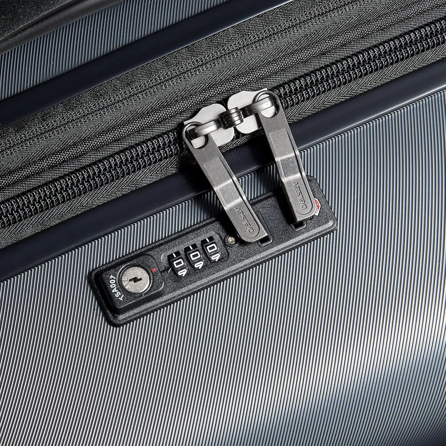 DELSEY PARIS Cruise 3.0 Hardside Expandable Luggage with Spinner Wheels, Graphite, 3 Piece Set (21/24/28)