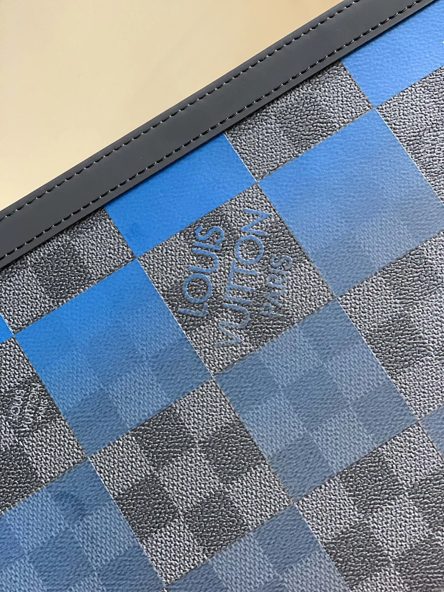 Louis Vuitton Pochette Voyage MM
