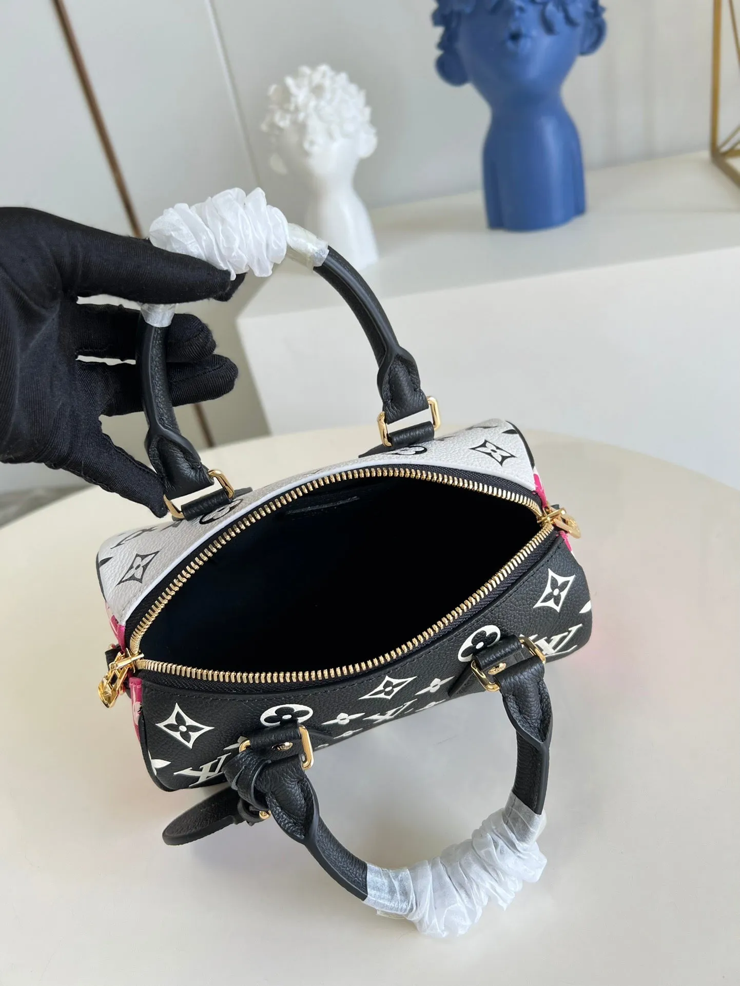 Louis Vuitton Speedy Bandouliere 20 Bag
