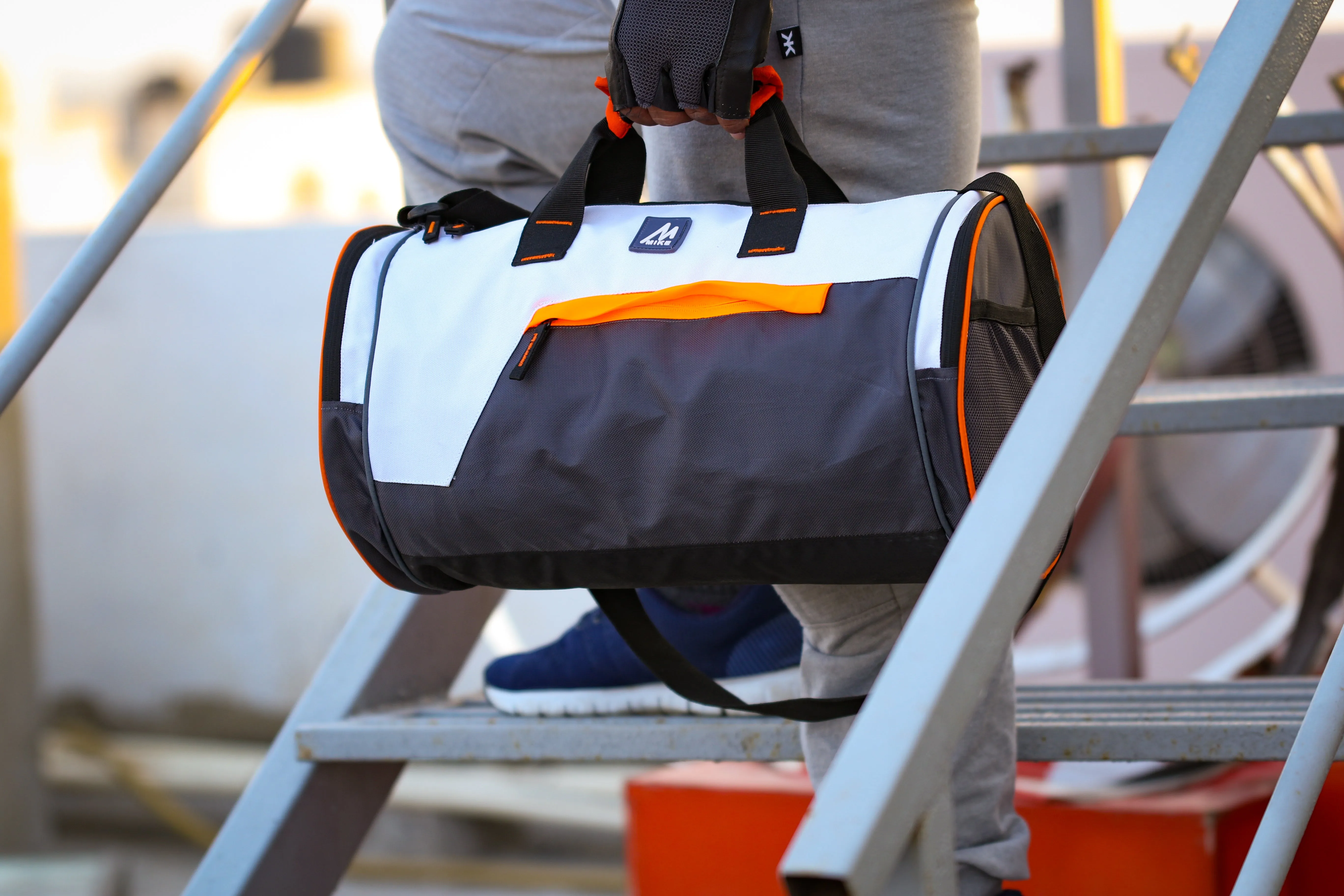 Mike dual tone gym bag - Grey & white