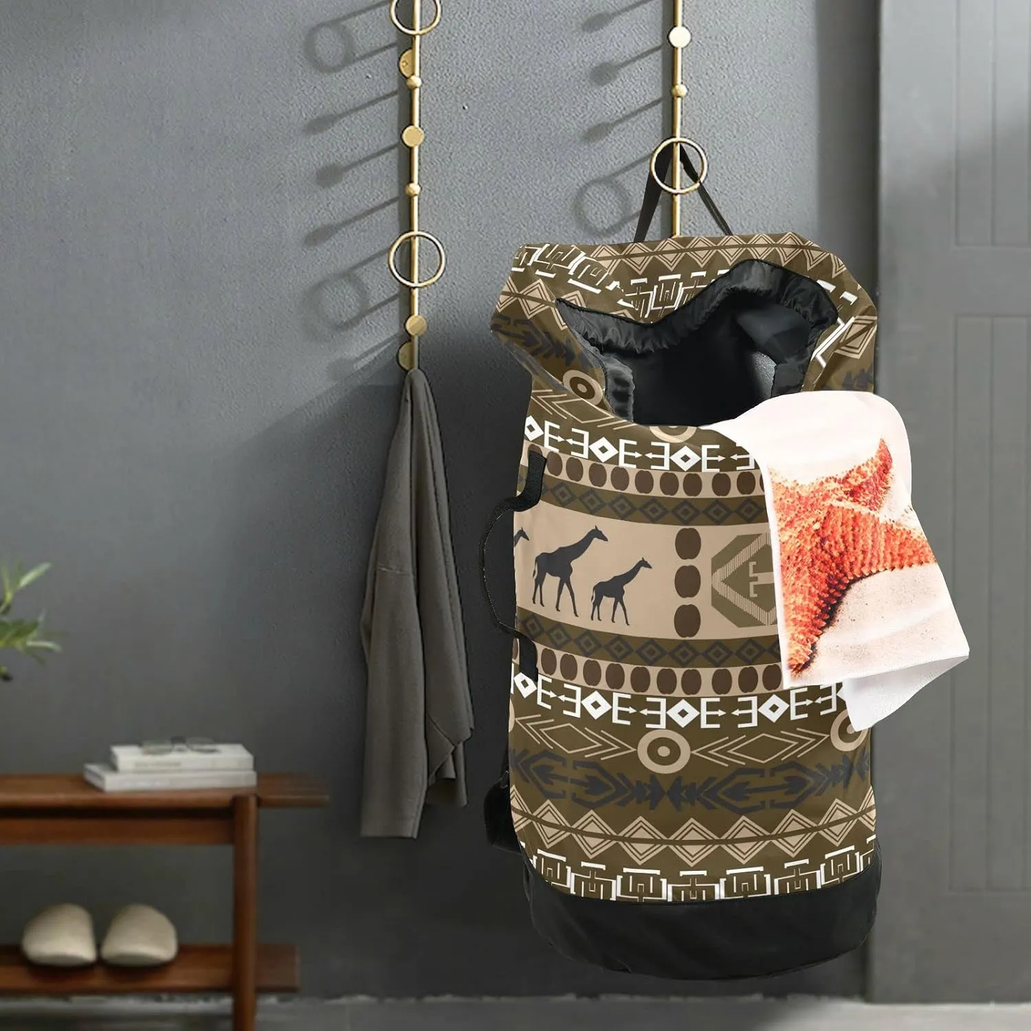 Oyihfvs Brown Ethnic Tribal Elements with Giraffes Texture Backpack Laundry Bag, Laundry Backpack with Shoulder Straps, Waterproof Nylon Clothes Hamper Bag for Men Women Yoga Backpack