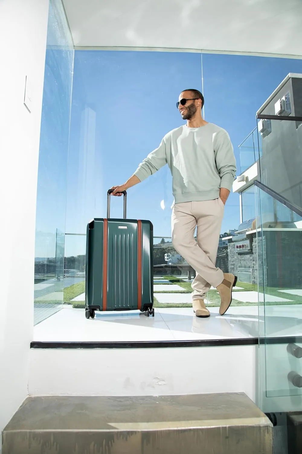 Ricardo Beverly Hills Montecito 2.0 Hardside with Dual Spinning Wheels, Expandable with Comfort Grip for Easy Packing and Moving, Men and Women, Hunter Green, Check-In Large 29-Inch