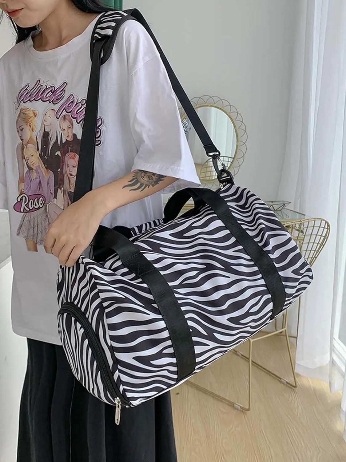 Sports Gym Bag Dance Bag Nylon Bag for Traveling Weekender Overnight Bag with Wet Pocket And Shoes Compartment (zebra stripes)
