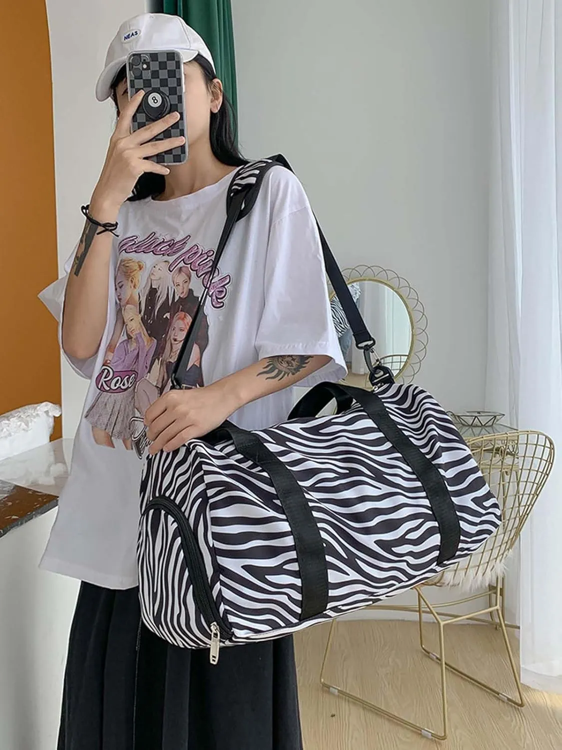 Sports Gym Bag Dance Bag Nylon Bag for Traveling Weekender Overnight Bag with Wet Pocket And Shoes Compartment (zebra stripes)