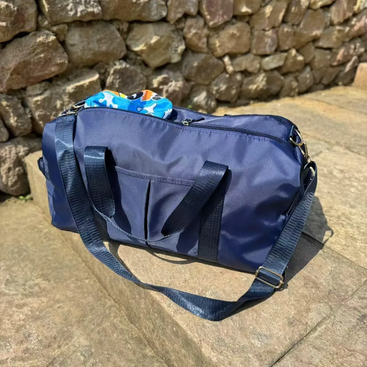 Sports Gym Bag with Wet Pocket & Shoes Compartment, Waterproof Shoulder Weekender Bag for Women and Men Lightweight Travel Duffel Tote