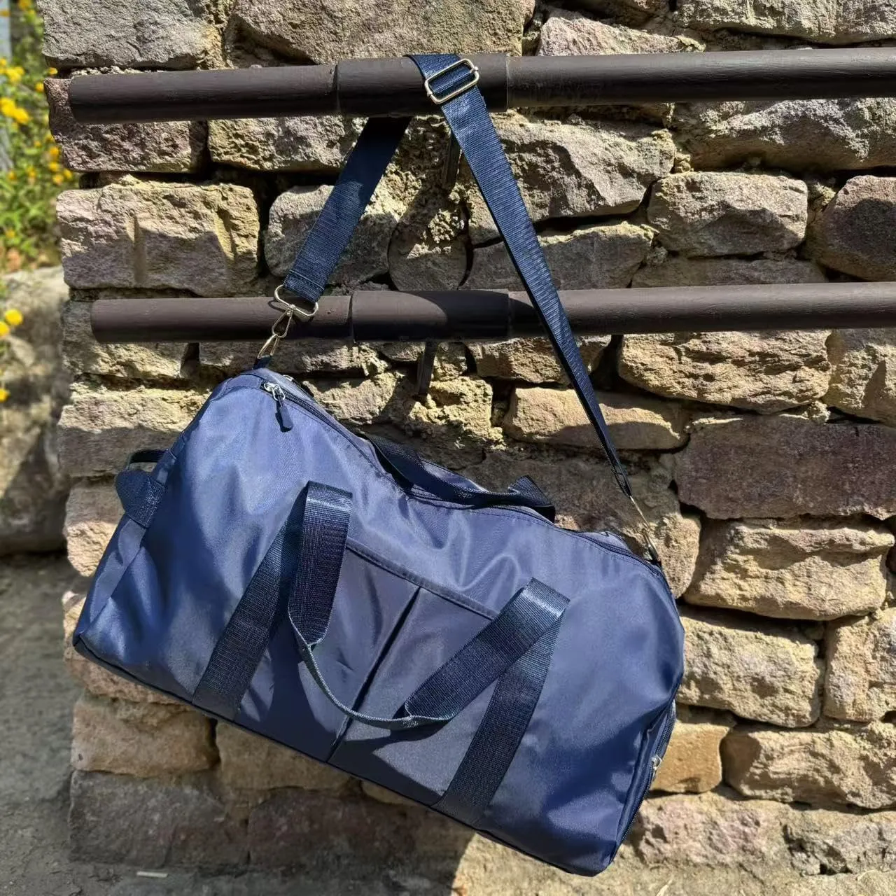 Sports Gym Bag with Wet Pocket & Shoes Compartment, Waterproof Shoulder Weekender Bag for Women and Men Lightweight Travel Duffel Tote