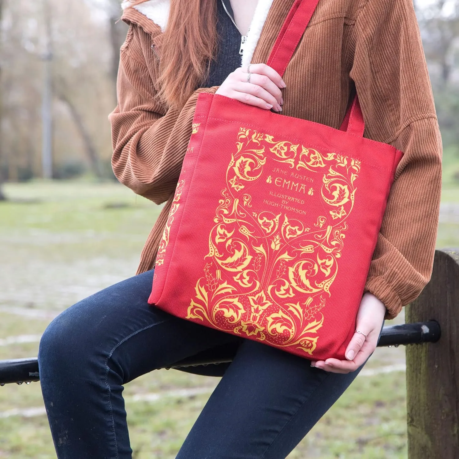 Well Read Book Themed Tote Bag for Book Lovers - Ideal Literary Gifts for Readers & Bookworms - Versatile Shoulder Bag