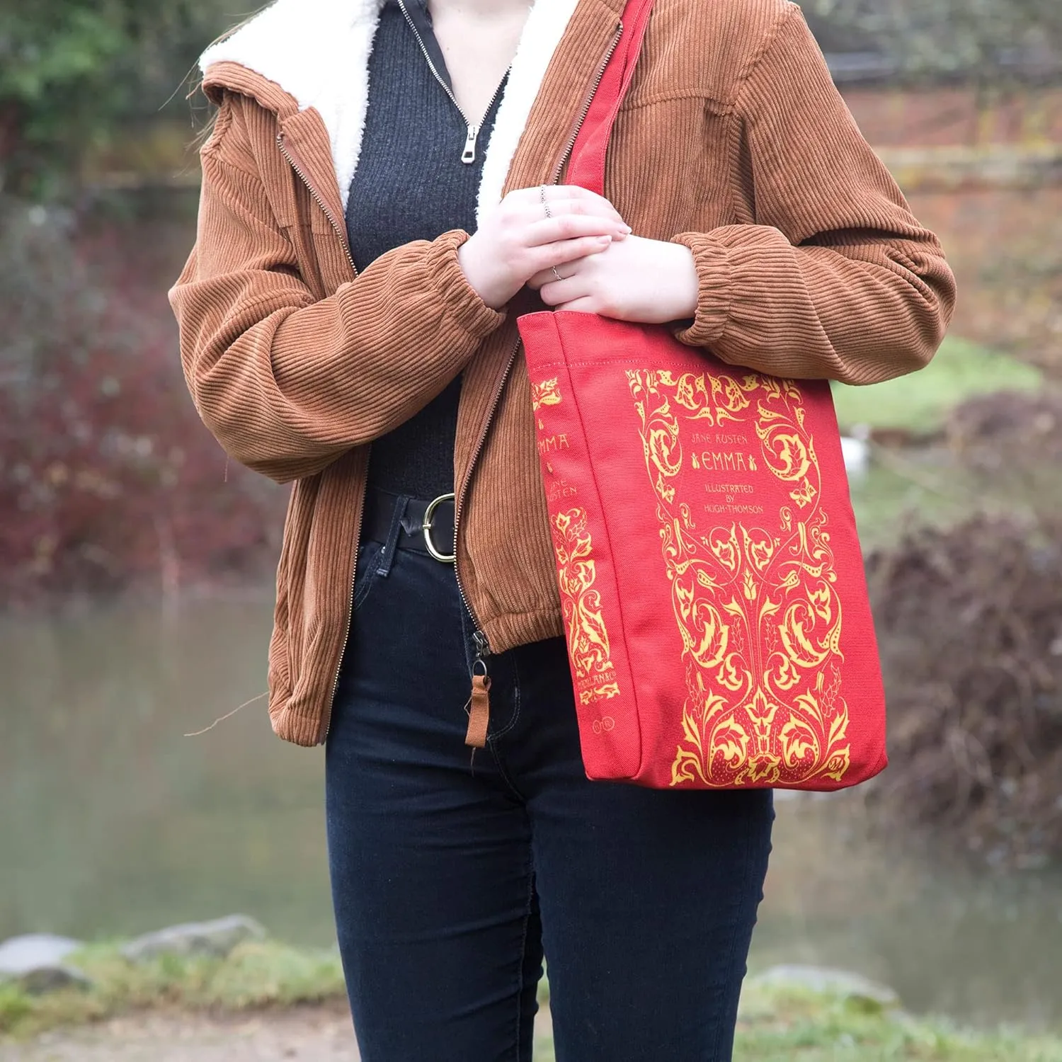 Well Read Book Themed Tote Bag for Book Lovers - Ideal Literary Gifts for Readers & Bookworms - Versatile Shoulder Bag