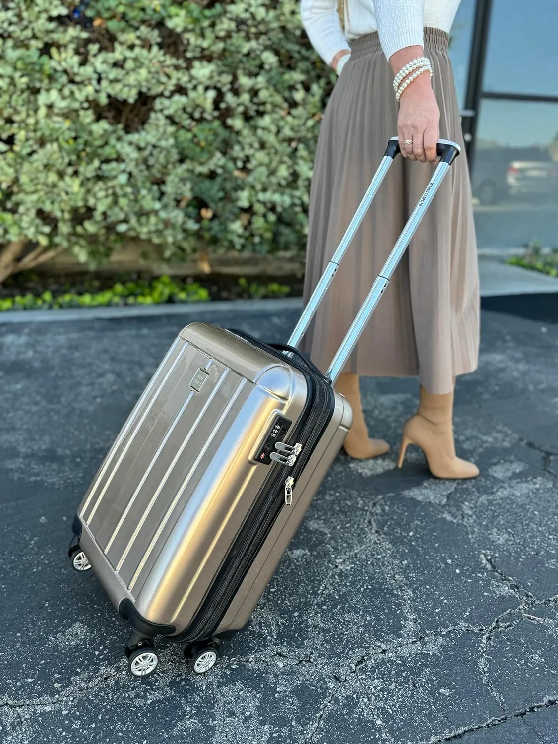 World Traveler VentureX Airline Approved Carry-On Luggage – Lightweight Hardside Suitcase with Spinner Wheels, Contour Champagne, 20-inch